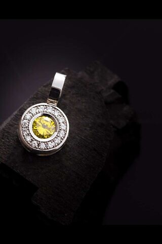 Edelsteinfassen Brillant Anhänger aus Weißgold 750 mit einem fancy yellow Brillant